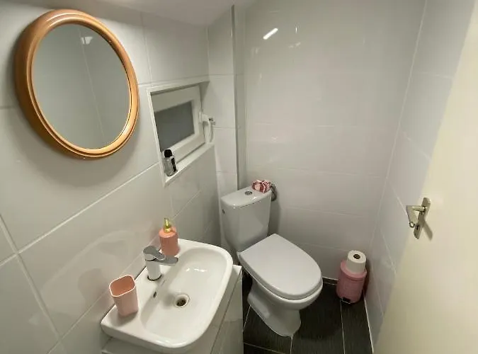 Stern Bis Zu 9 Betten Verfuegbar Quarto em Acomodações Particulares *